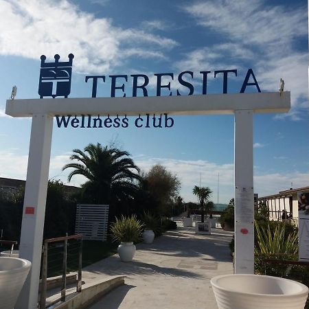 Teresita Wellness Club Apartment Viareggio Luaran gambar