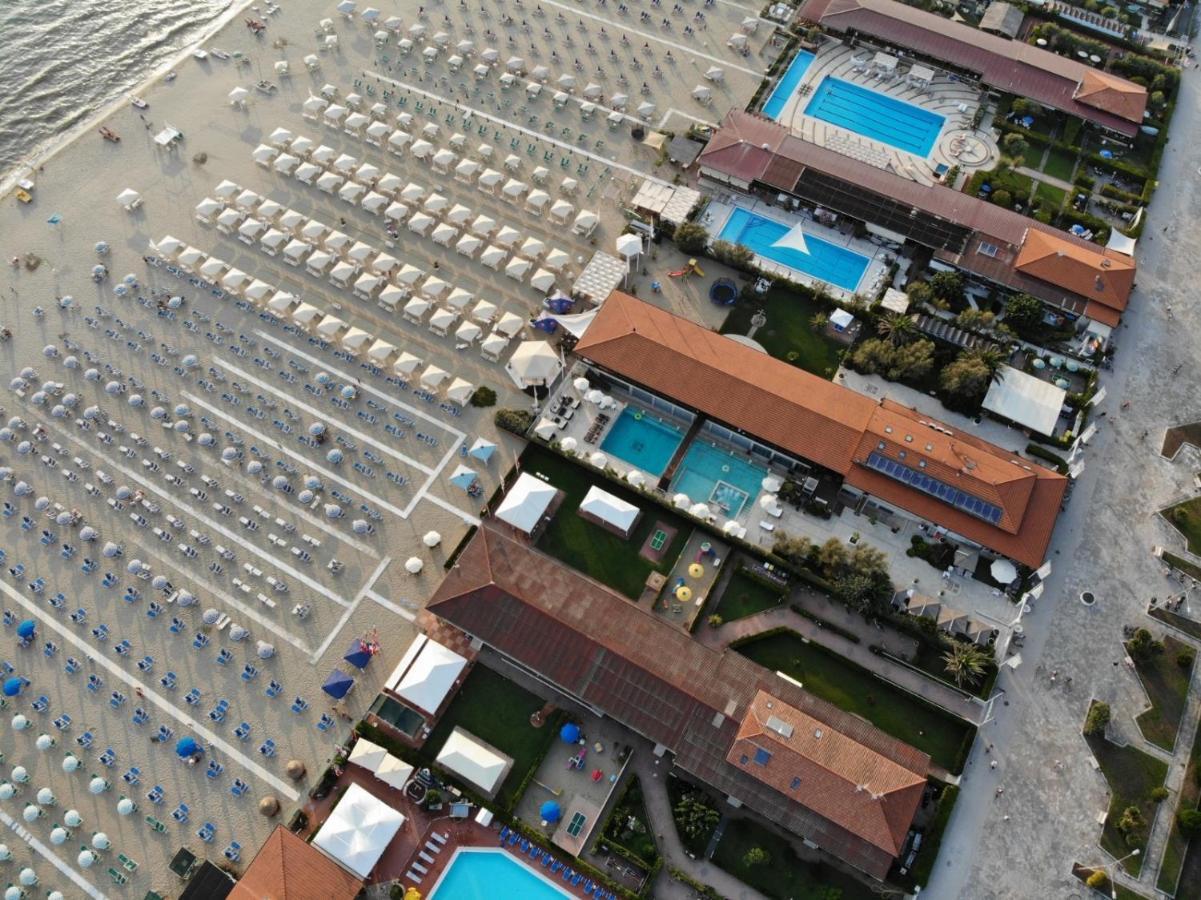 Teresita Wellness Club Apartment Viareggio Luaran gambar