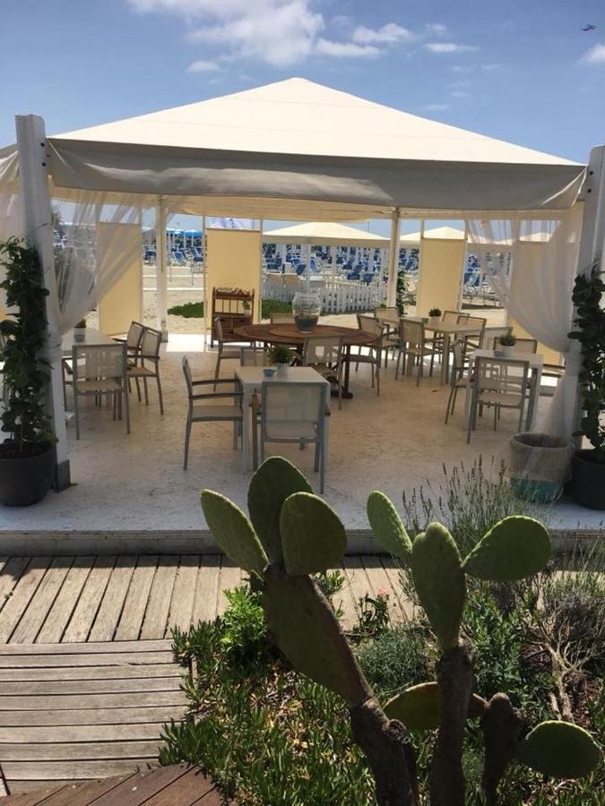 Teresita Wellness Club Apartment Viareggio Luaran gambar